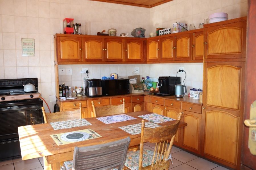 6 Bedroom Property for Sale in Kleinmond Western Cape